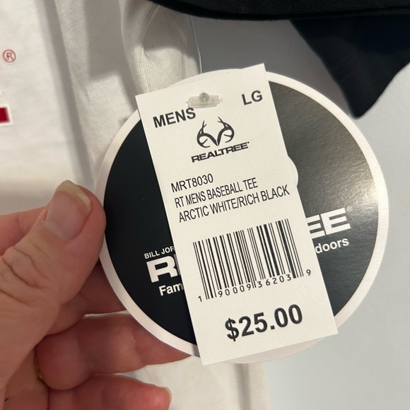 Men’s large Realtree Black and White Raglan t-shirt.NWT‎. Hurting shirt. - Picture 4 of 8